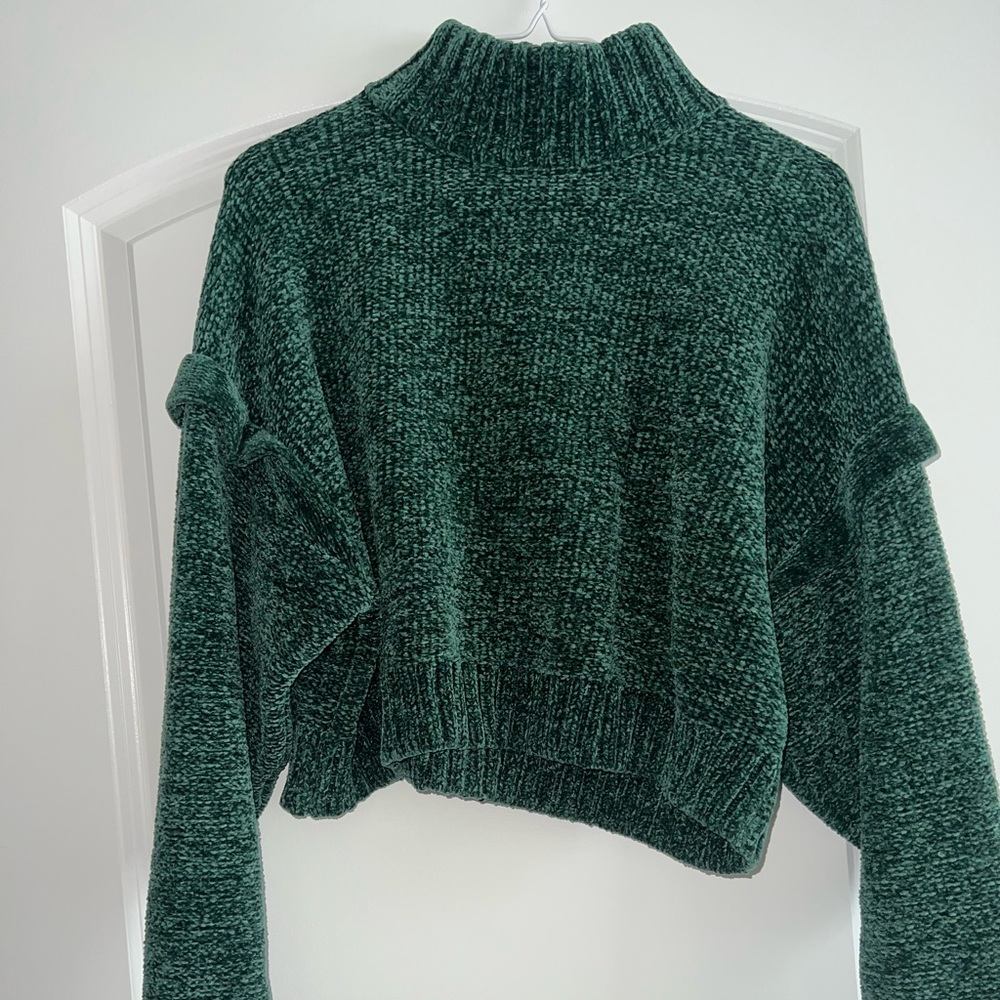 Urban Outfitters Like New Medium Forest Green Sweater